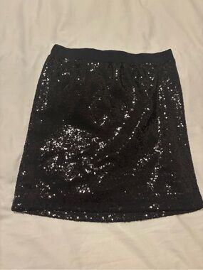 Sparkly sequin skirt with elastic waistband